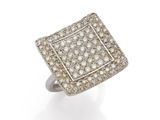une bague carrée sertie de diamants, signée Van Cleef