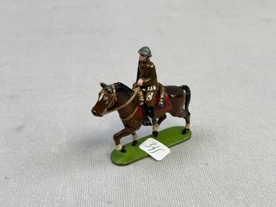 Soldat en plomb peint cavalier français (défauts)