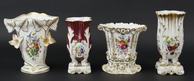 Ensemble en porcelaine de Paris comprenant