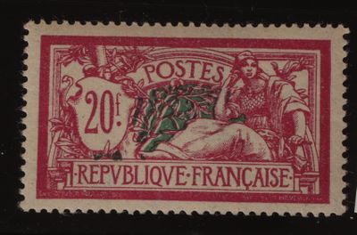 un timbre rouge et noir représentant un homme à cheval