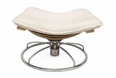 Travail suédois. NELO. Pouf piètement tube chromé et assise …