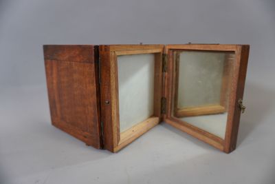 Pupître à retouche en acajou verni, petit format peu courant…