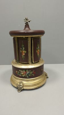 an image of a decorative box on a table