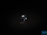 un diamant dans l'obscurité sur fond noir