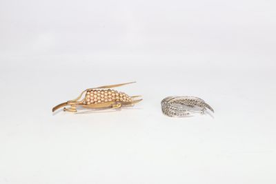 Lot de 2 broches, une broche "Epi de maïs" en métal doré et …