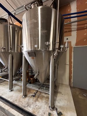 1 cuve à fermentation HEM 2000 L