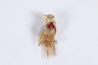 CARTIER, Paris. Broche oiseau en or jaune 750 ‰ et platine s… - Photo 1