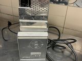 l'image d'une machine posée sur un comptoir