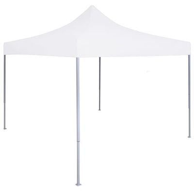 une tente blanche sur fond blanc