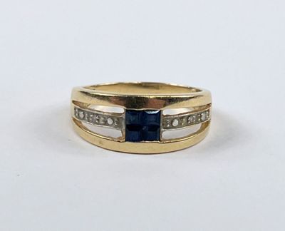 Bague en or 750 millièmes sertie de quatre petits saphirs ép… - Photo 1