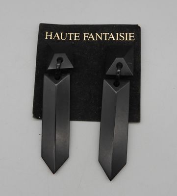 HAUTE FANTAISIE, Paire de clips d'oreille pendant en bakélit…