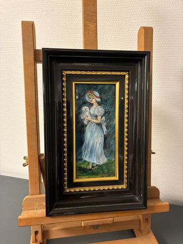Pierre BONNET. Limoges. Émail « Femme élégante avec son chien ». ...