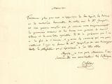 une vieille lettre sur laquelle figure la photo d'un homme tenant une raquette de tennis