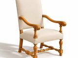 une image d'une chaise en bois avec un revêtement beige, revêtement beige, revêtement beige, revêtement beige, revêtement beige, revêtement beige, revêtement beige, revêtement beige, revêtement beige