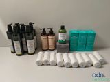 de nombreux types de produits de soins de la peau sur la table