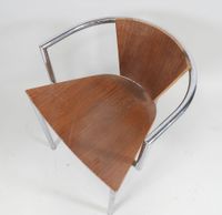 Série de quatre fauteuils à dossier courbé, à structure tubu… (photo 4)