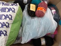 PELOTE - Lot de + de 110 Pelotes de laines - Différentes mar… (photo 2)