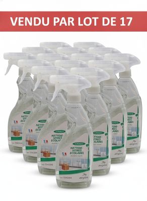 un lot de six flacons de nettoyant pour sanitaires sur fond blanc