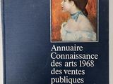 une image représentant un livre sur lequel figure une femme en robe bleue
