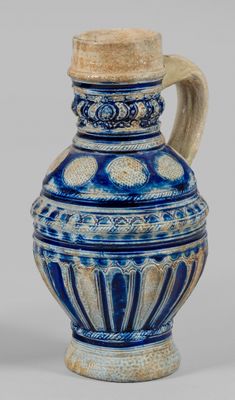 Westerwälder Kugelbauch-Krug Hellgraues, salzglasiertes Stei…