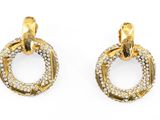 une paire de boucles d'oreilles en or et diamants