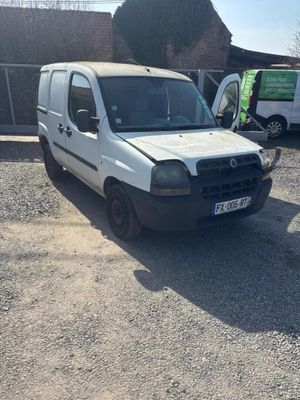 CTTE FIAT  Doblo - Cargo I (223) 1.9 DS Fourgon court 63cv