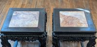 Paire de tabourets carrés en bois exotique sculpté, le plate… (photo 2)
