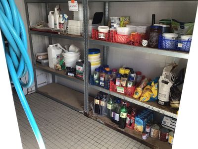 Lot d’aliments divers et produits d’entretien divers;LOTS A RETIRER SU - Photo 1