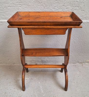 Table d'appoint en bois naturel à piètement en lyre et entre… - Photo 1