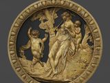 une image représentant une assiette en or sur laquelle figurent une femme et deux hommes