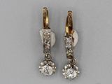 paire de boucles d'oreilles en diamant et en or