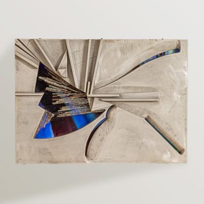 une image d'une œuvre d'art qui se trouve sur un mur