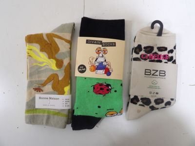 CHAUSSETTES FEMME - 3 Paires - Taille 35/40 dont BZB - BONNE…