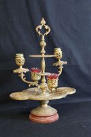 Bougeoir en bronze et socle en marbre.