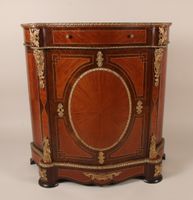 Cabinet à hauteur d'appui en bois de placage et marqueterie … (photo 2)