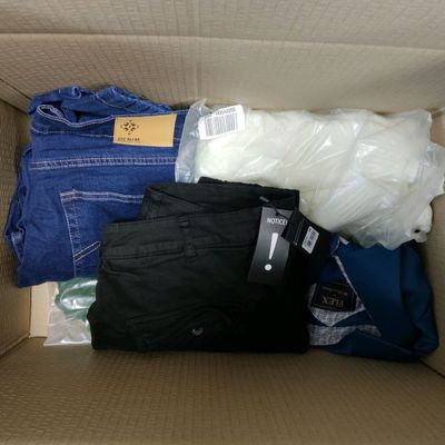 Lot d'environ 35 vêtements majoritairement pour homme de div… - Photo 1