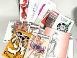 un grand nombre de livres posés sur une table