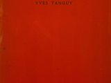 un livre rouge avec une inscription noire sur la couverture