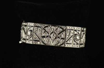 Bracelet en or blanc Cartier — Élégance intemporelle