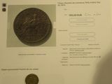 une photo d'une photo d'une pièce de monnaie posée sur une table