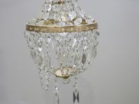 Lustre corbeille en verre et laiton, à décor de pampilles et… (photo 3)