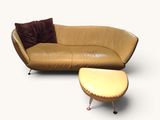 une image représentant un canapé et un pouf sur fond blanc