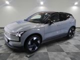 Le nouveau SUV concept Audi e-trac est exposé dans un showroom au siège social de l'entreprise