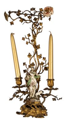 CHANDELIER EN BRONZE DORE Et cuivre patiné à deux lumières d… - Photo 1