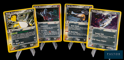 quatre cartes de jeu sont représentées en ligne sur un fond noir