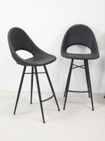 QUATRE TABOURETS de bar en similicuir noir et piétement méta… (photo 2)