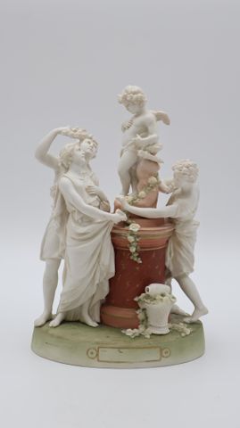 Groupe en biscuit polychrome représentant le couronnement de l’am...