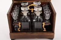 Cave à liqueur en acajou et placage d'acajou découvrant quat… (photo 2)