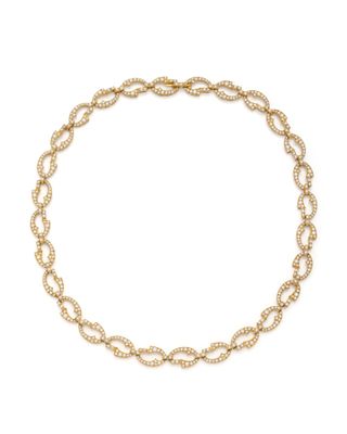 un bracelet en chaîne d'or avec un fermoir en diamant