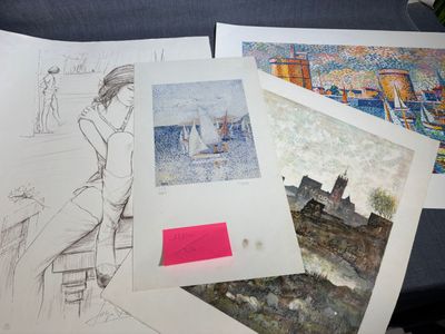 quelques dessins représentant une femme assise sur un banc